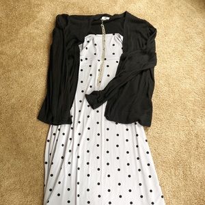Dress/maxi skirt gray with black polka dots.